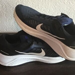 Nike structure 24 Men 9.5